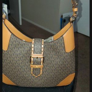 MICHAEL Michael Kors Lillian Logo Shoulder…